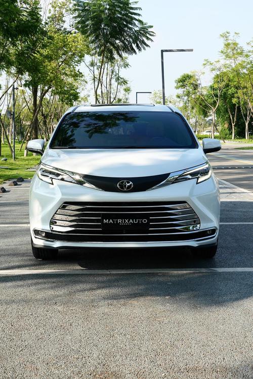 日本丰田7座的新款有什么车/15万一20万七座丰田