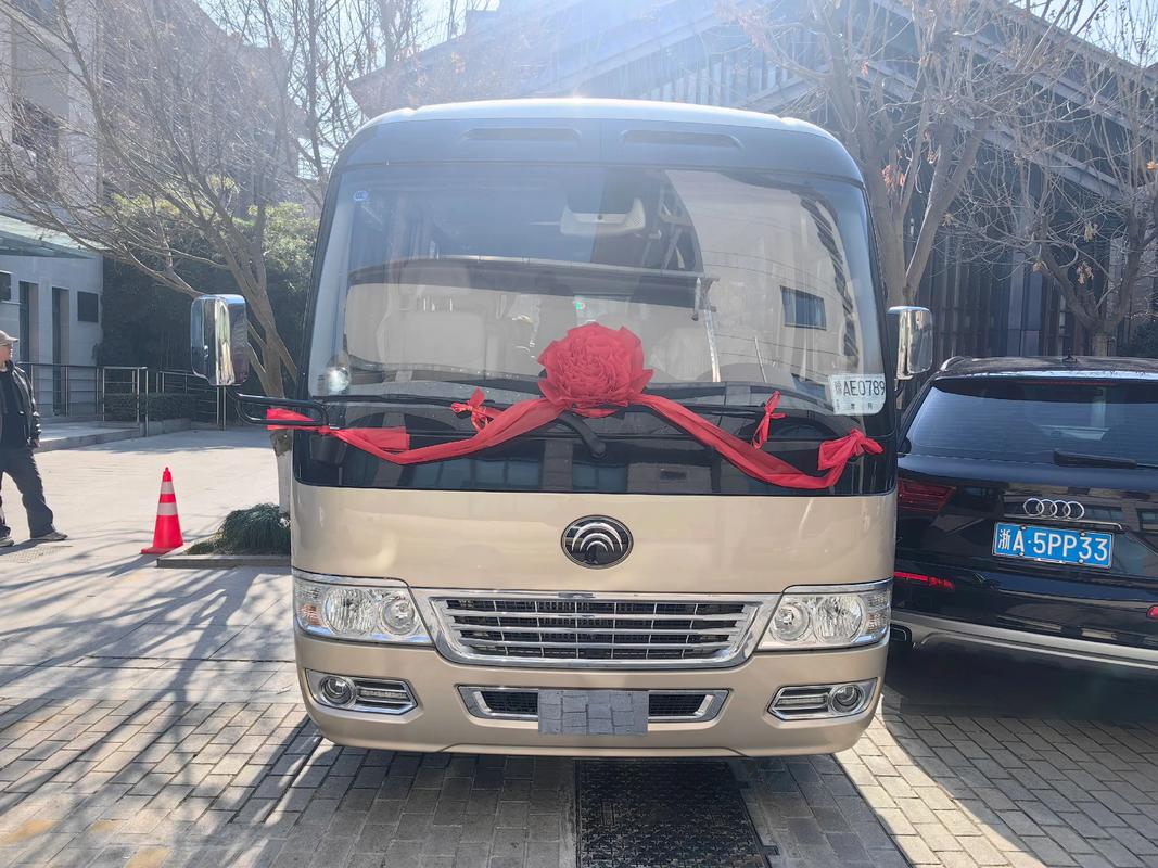 【宇通t7客车的图片及配置,宇通t7客车的图片及配置参数】