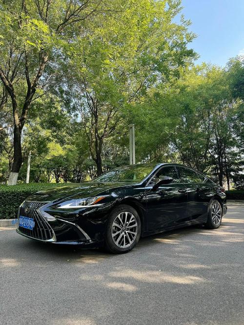 【20万左右适合年轻人开的suv,二十万以内适合年轻人开的轿车】